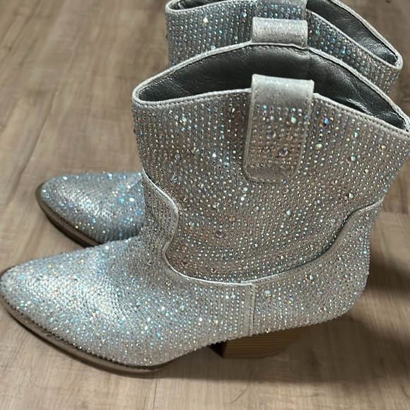 Sparkly boots - Picture 5 of 12